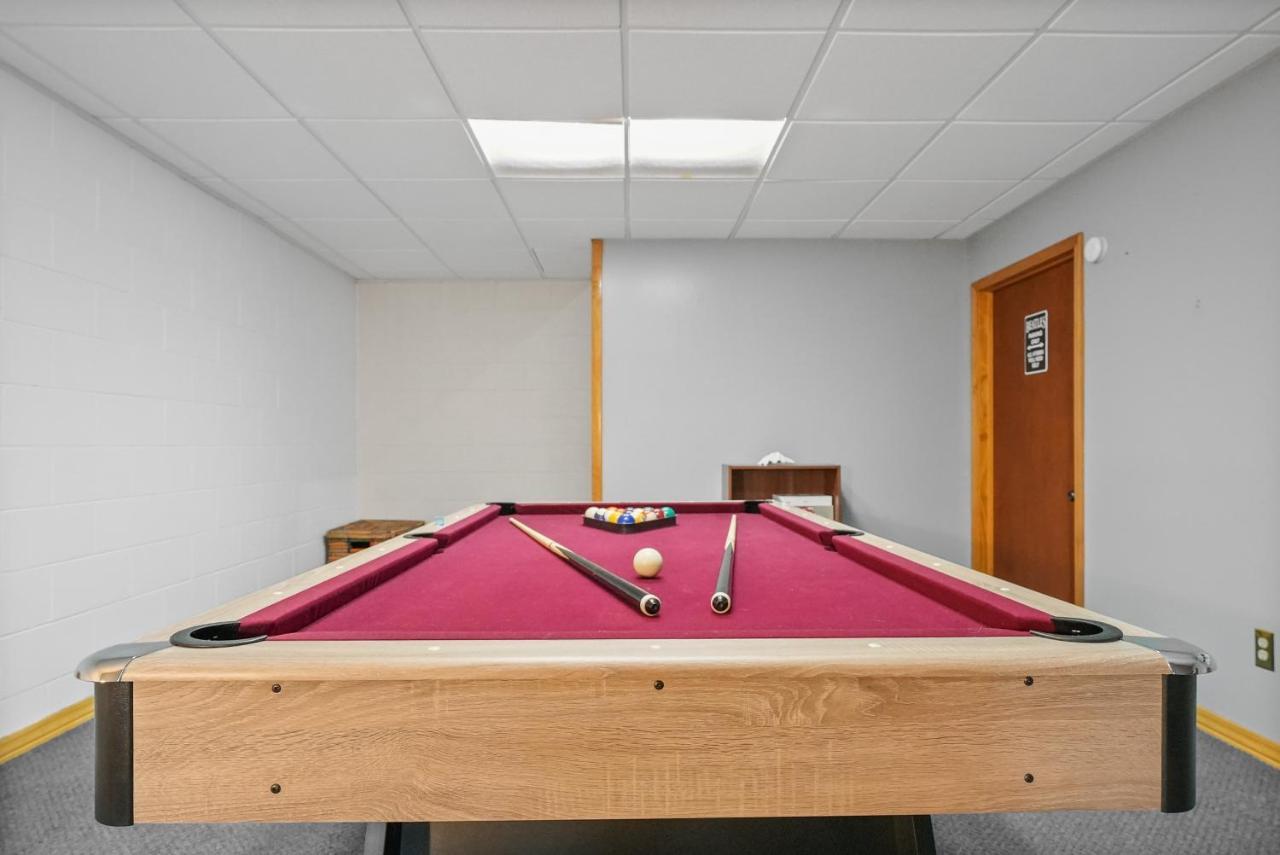Long Lake Retreat- Hot Tub, Pool Table, Firepit Traverse City Esterno foto
