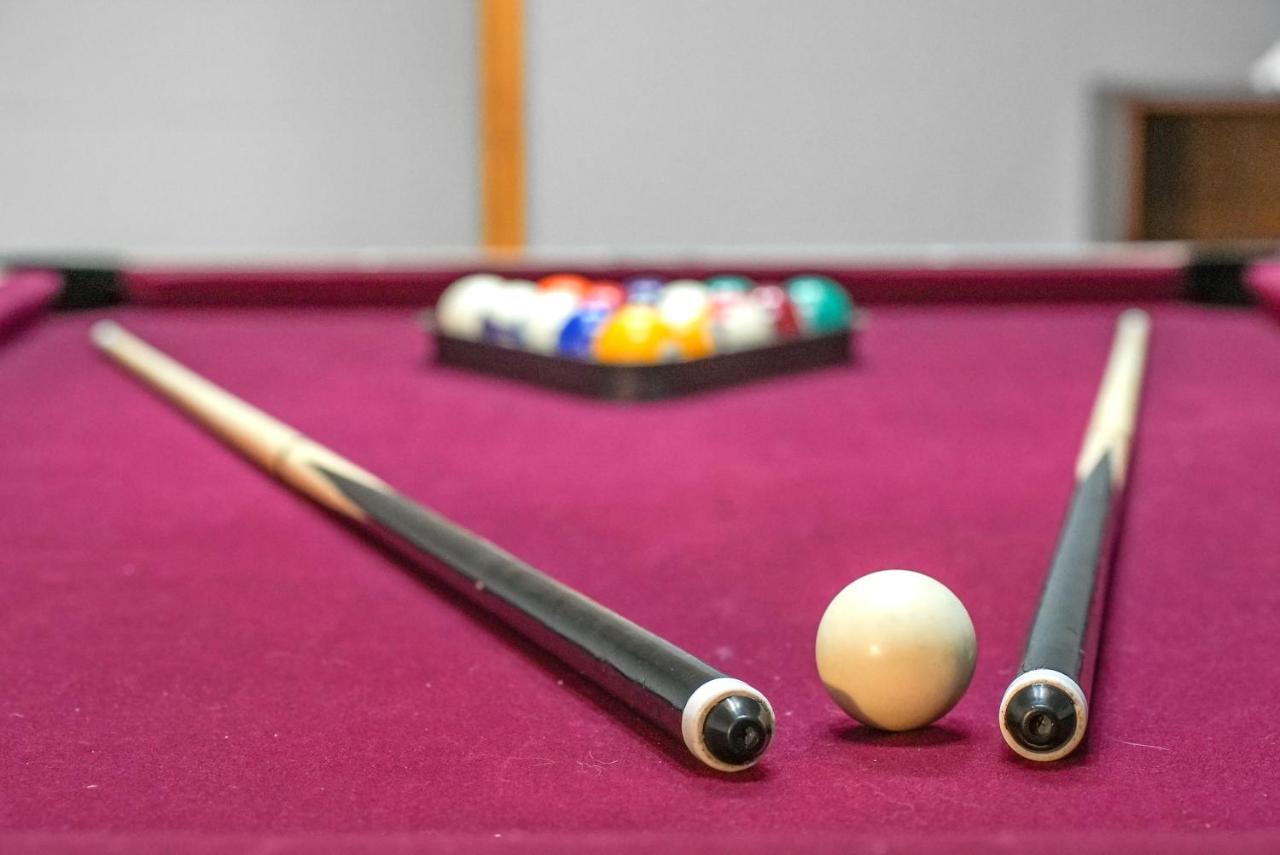 Long Lake Retreat- Hot Tub, Pool Table, Firepit Traverse City Esterno foto