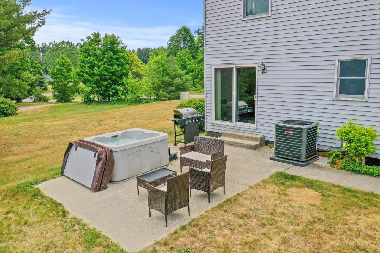Long Lake Retreat- Hot Tub, Pool Table, Firepit Traverse City Esterno foto