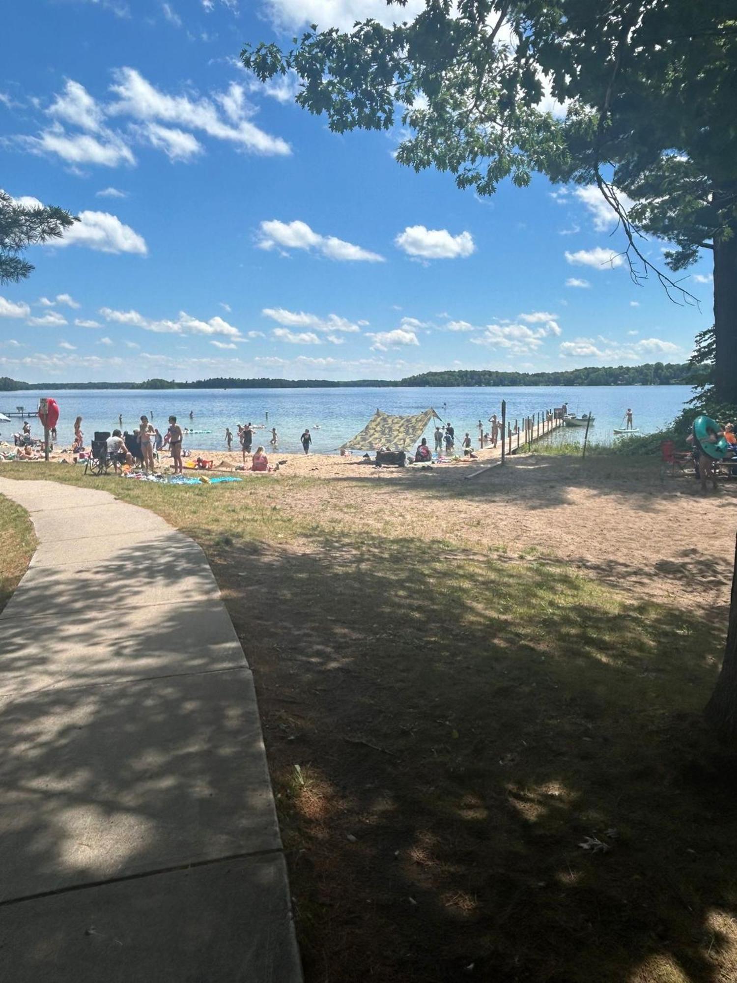 Long Lake Retreat- Hot Tub, Pool Table, Firepit Traverse City Esterno foto