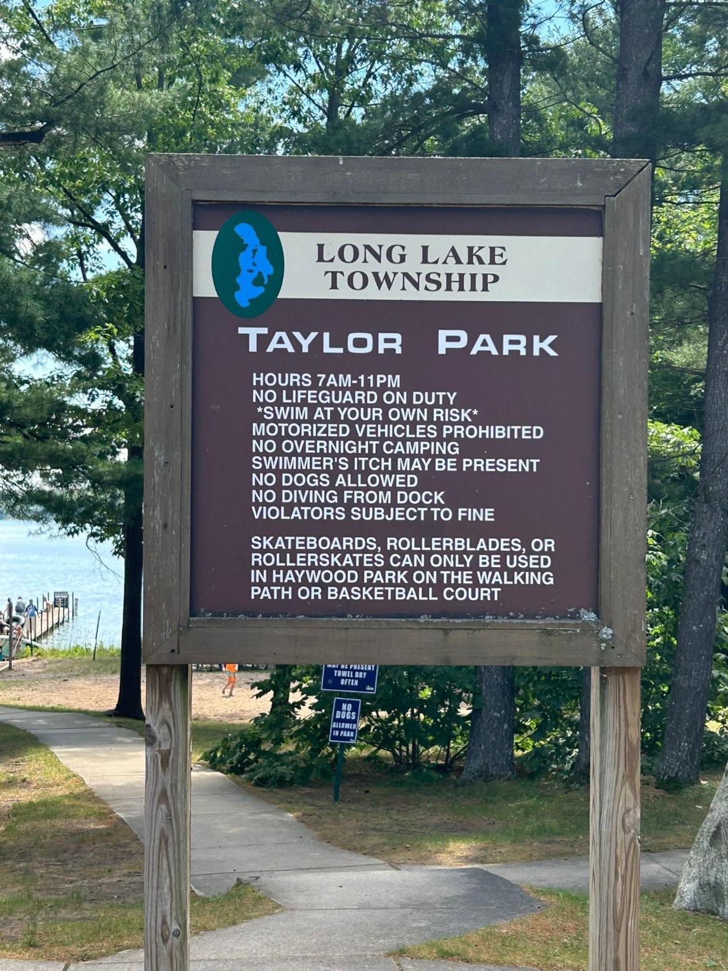 Long Lake Retreat- Hot Tub, Pool Table, Firepit Traverse City Esterno foto